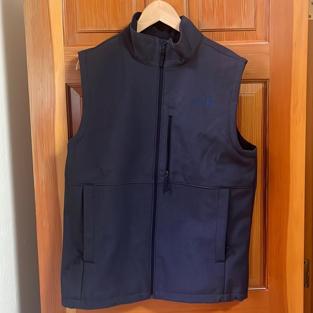 Navy blue Men’s The North Face soft shell vest